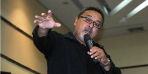 Renán Carías, cantante cristiano hondureño.